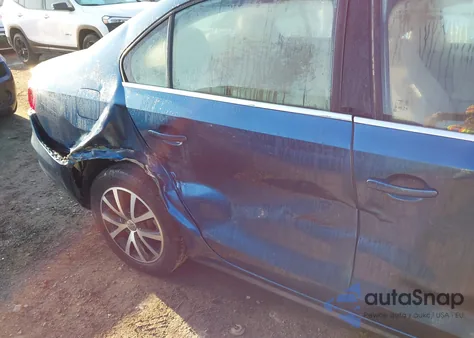 2018 Volkswagen Jetta 1.4T Se/1.4T Wolfsburg Edition z USA, uszkodzony, nr VIN 3VWDB7AJ8JM205086